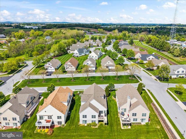1805 RISSER LN, Lancaster, PA 17601