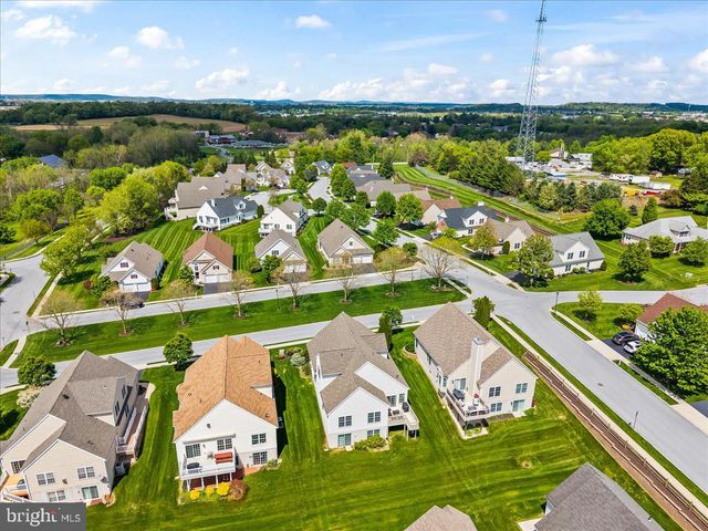 1805 RISSER LN, Lancaster, PA 17601