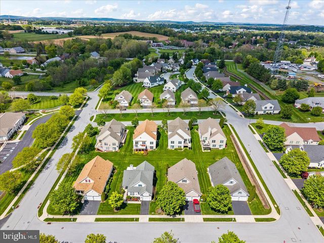 1805 RISSER LN, Lancaster, PA 17601