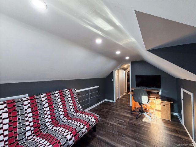 23 Caywood Place, Hyde Park, NY 12538