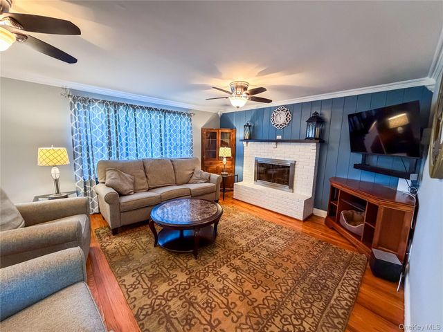 23 Caywood Place, Hyde Park, NY 12538