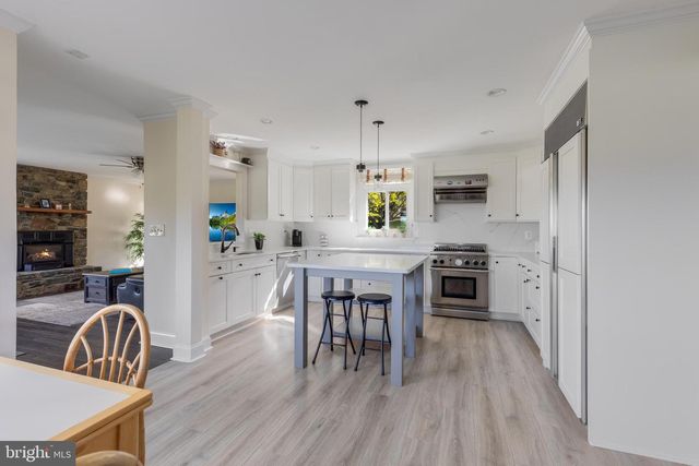 35571 SUFFOLK LN, Hillsboro, VA 20132