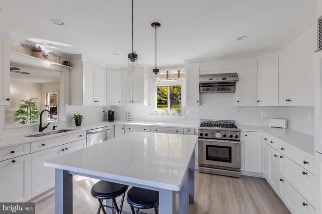 35571 SUFFOLK LN, Hillsboro, VA 20132