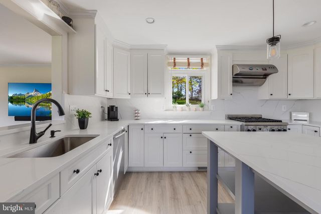 35571 SUFFOLK LN, Hillsboro, VA 20132