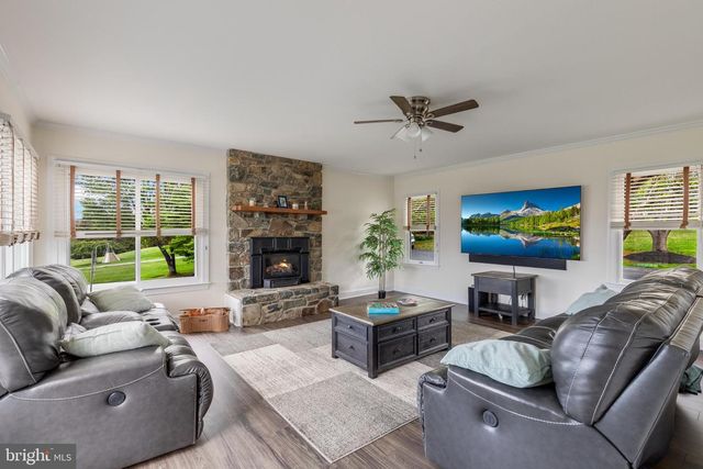 35571 SUFFOLK LN, Hillsboro, VA 20132