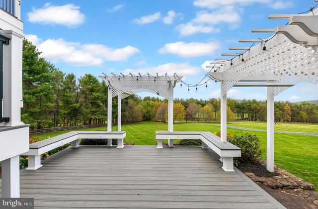 35571 SUFFOLK LN, Hillsboro, VA 20132