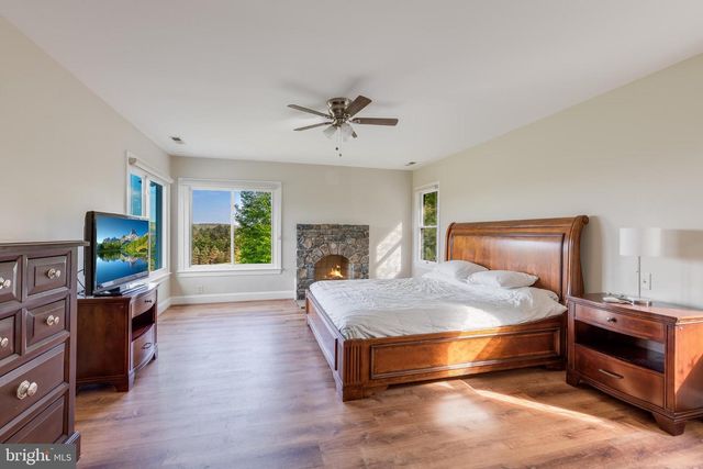 35571 SUFFOLK LN, Hillsboro, VA 20132