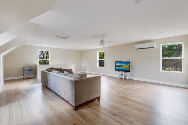 35571 SUFFOLK LN, Hillsboro, VA 20132
