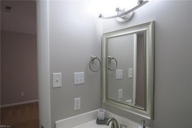 517 Norman LN, Virginia Beach, VA 23452