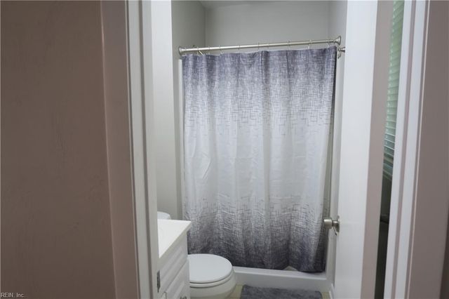 517 Norman LN, Virginia Beach, VA 23452
