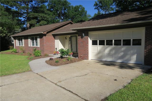 517 Norman LN, Virginia Beach, VA 23452