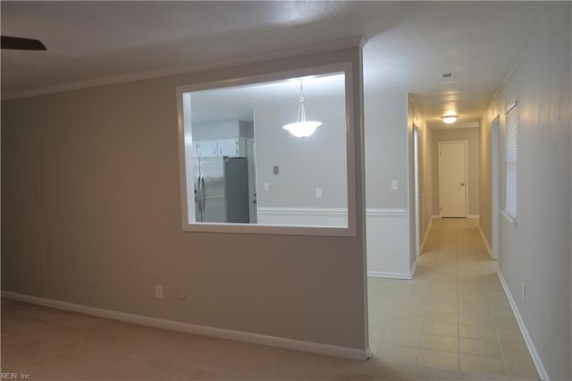 517 Norman LN, Virginia Beach, VA 23452