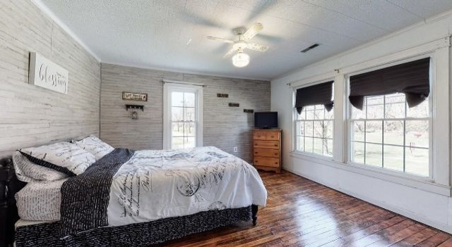 419 E Main St, Red Boiling Springs, TN 37150