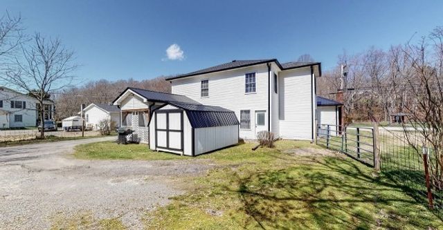 419 E Main St, Red Boiling Springs, TN 37150