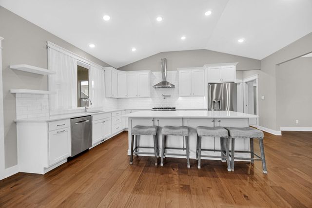 2502 Stirling Drive, Valparaiso, IN 46383