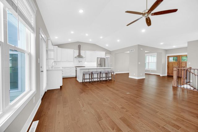 2502 Stirling Drive, Valparaiso, IN 46383