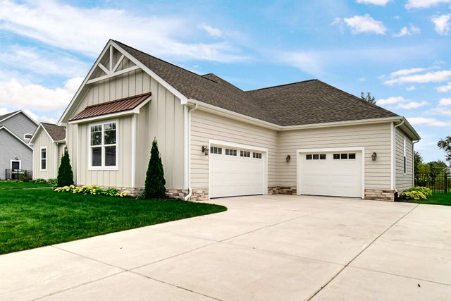 2502 Stirling Drive, Valparaiso, IN 46383