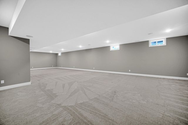 2502 Stirling Drive, Valparaiso, IN 46383
