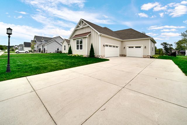2502 Stirling Drive, Valparaiso, IN 46383