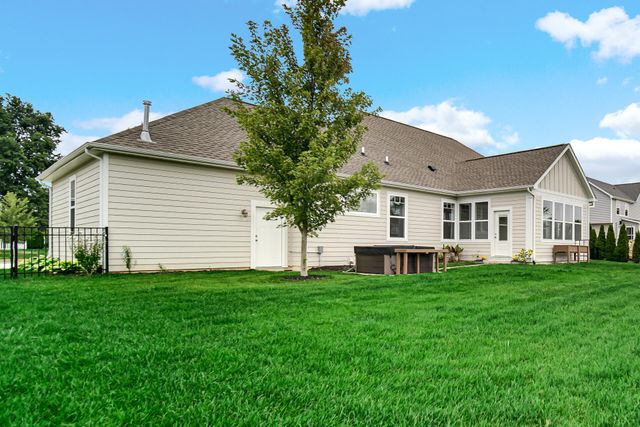 2502 Stirling Drive, Valparaiso, IN 46383