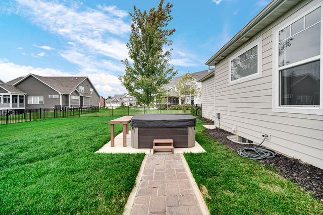 2502 Stirling Drive, Valparaiso, IN 46383