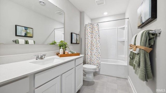 1007 Stuckey Pointe Pass, Fort Wayne, IN 46818