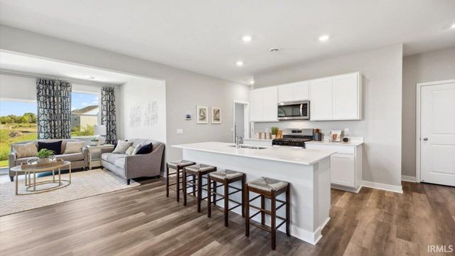 1007 Stuckey Pointe Pass, Fort Wayne, IN 46818