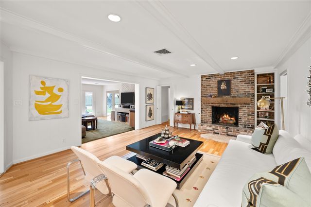7815 Fairdale Lane, Houston, TX 77063