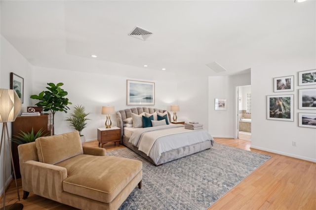 7815 Fairdale Lane, Houston, TX 77063