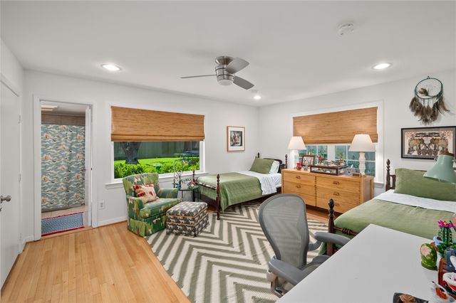 7815 Fairdale Lane, Houston, TX 77063