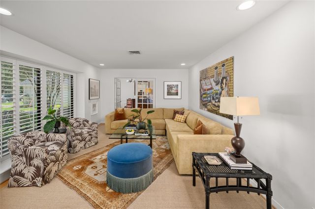 7815 Fairdale Lane, Houston, TX 77063