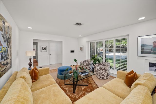 7815 Fairdale Lane, Houston, TX 77063