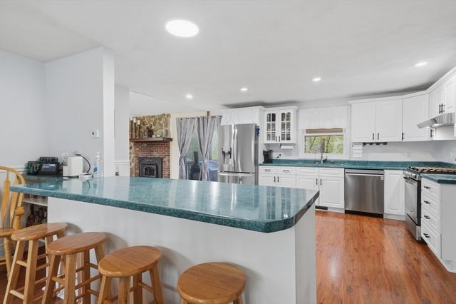 17 Unicorn Circle, Amesbury, MA 01913