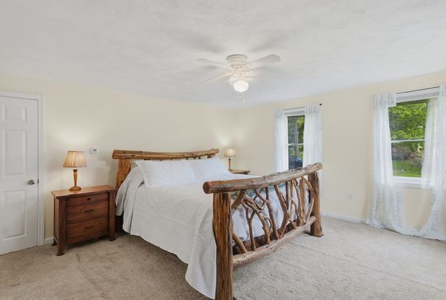 17 Unicorn Circle, Amesbury, MA 01913