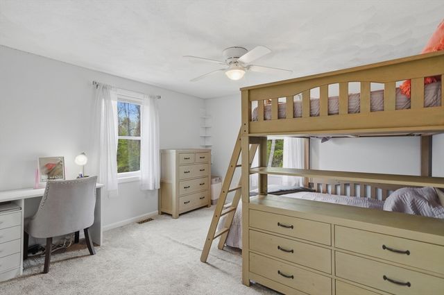 17 Unicorn Circle, Amesbury, MA 01913