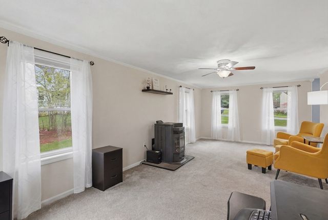 17 Unicorn Circle, Amesbury, MA 01913