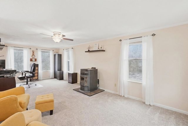 17 Unicorn Circle, Amesbury, MA 01913