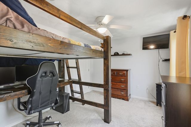 17 Unicorn Circle, Amesbury, MA 01913