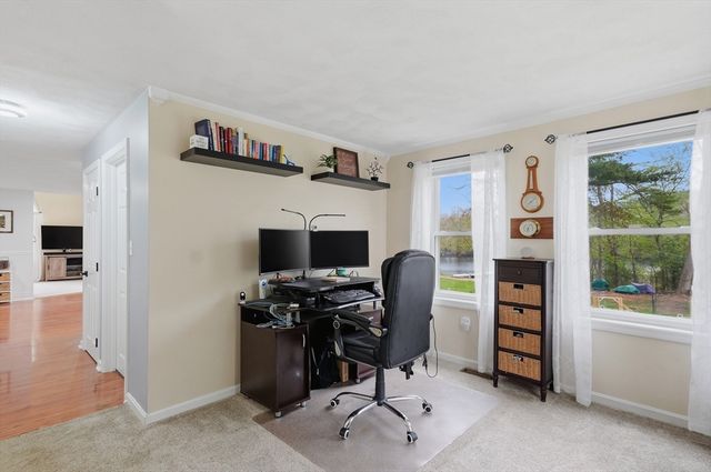 17 Unicorn Circle, Amesbury, MA 01913