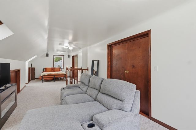17 Unicorn Circle, Amesbury, MA 01913