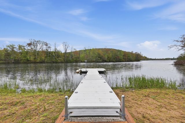 17 Unicorn Circle, Amesbury, MA 01913