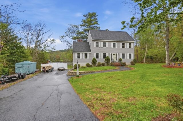 17 Unicorn Circle, Amesbury, MA 01913