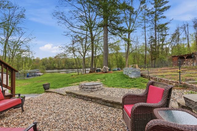 17 Unicorn Circle, Amesbury, MA 01913