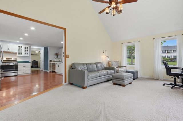 17 Unicorn Circle, Amesbury, MA 01913