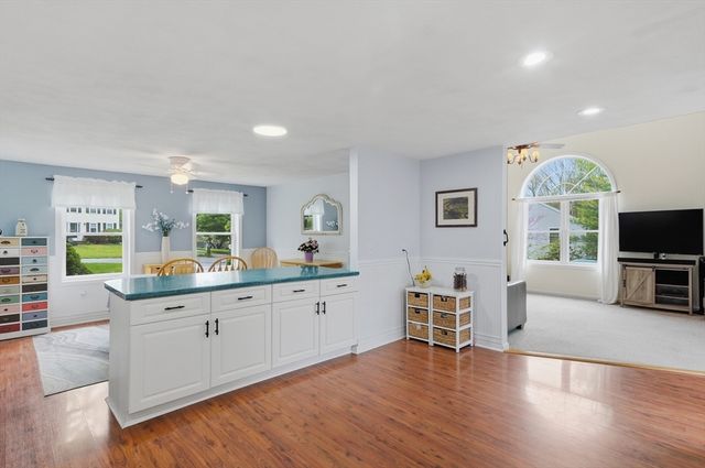 17 Unicorn Circle, Amesbury, MA 01913