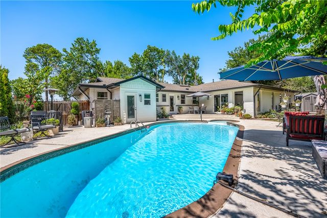 404 NW H Street, Bentonville, AR 72712