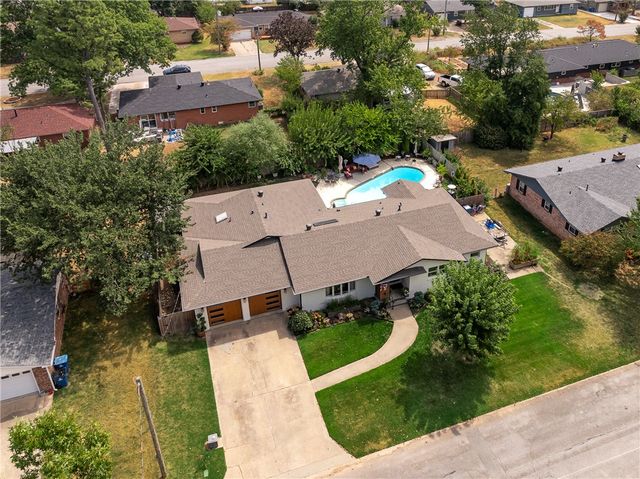 404 NW H Street, Bentonville, AR 72712