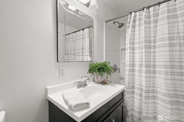 10109 Becker Drive SW, Lakewood, WA 98499