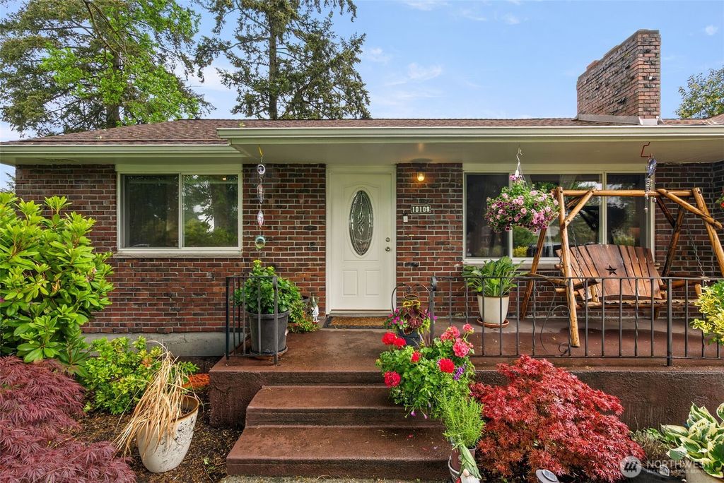 10109 Becker Drive SW, Lakewood, WA 98499