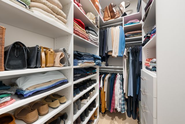 2121 31st St Apt 4E, New York City, NY 11105